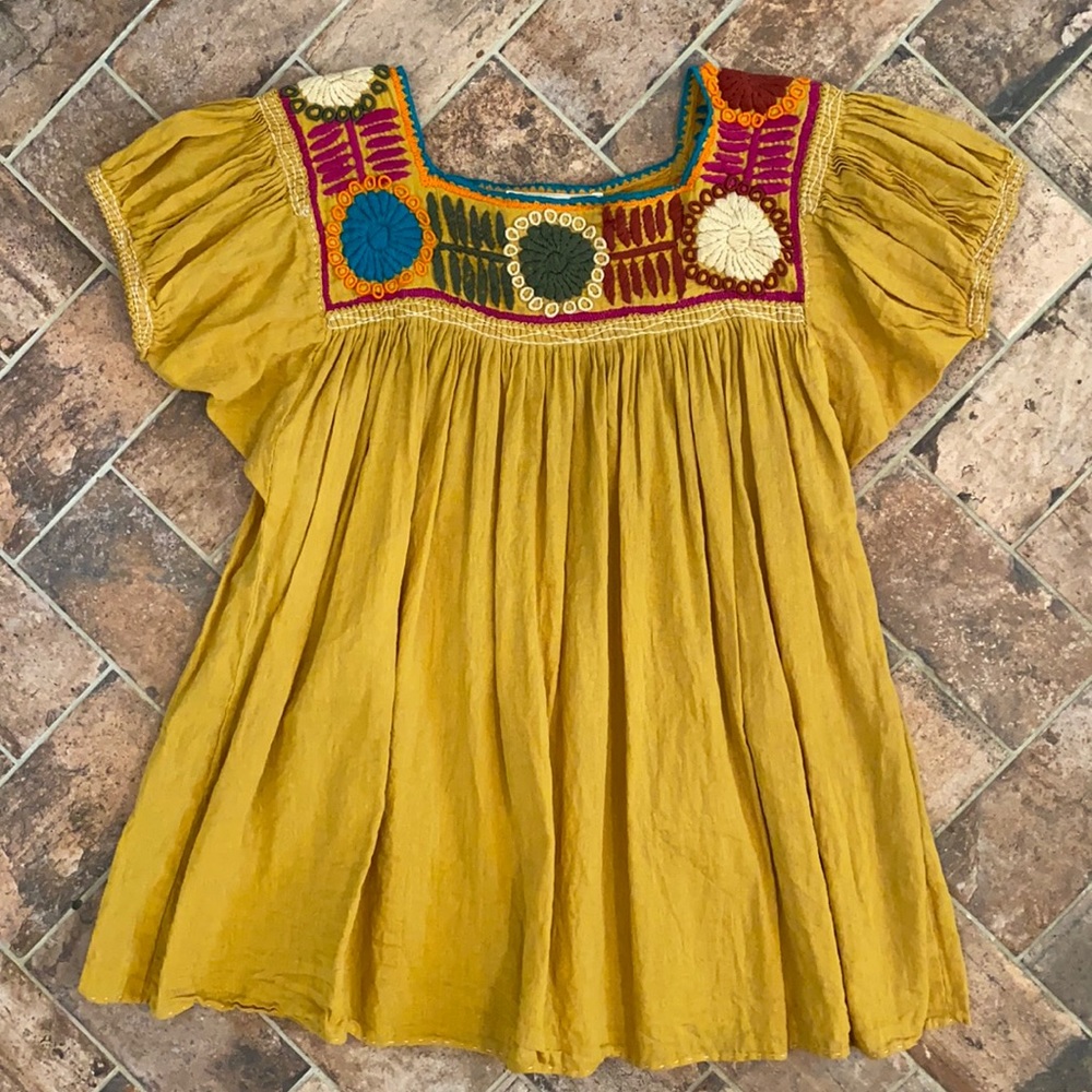 WOMEN’S BOUTIQUE YELLOW FLOWY BOHO EMBROIDERED TOP